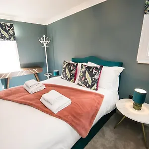 host-stay-the-abbey-suite.yorkshirehotels.net/
